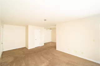 Photo #6: 2721420 Listing