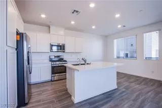 Photo #6: 2721425 Listing 