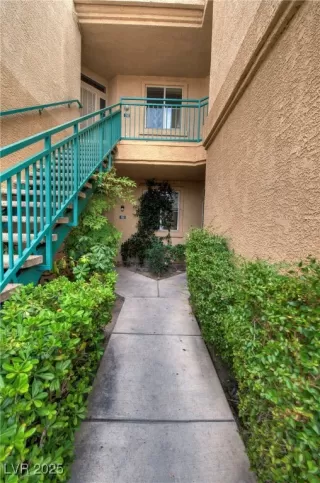 Photo #1: 2721432 Listing 