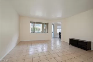 Photo #3: 2721432 Listing 