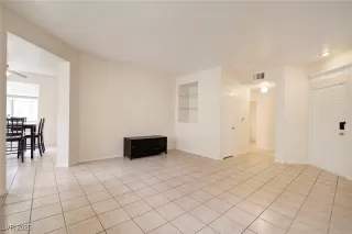 Photo #5: 2721432 Listing 