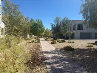 Photo #1: 2721439 Listing 