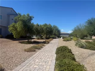 Photo #2: 2721439 Listing 