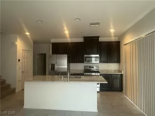 Photo #4: 2721439 Listing 