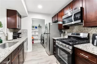 Photo #3: 2721447 Listing 