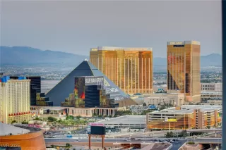 Photo #2: 2721479 Listing