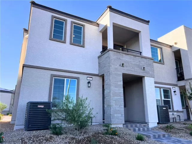 MLS: 2721486 Condo For Sale