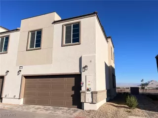 Photo #1: 2721486 Listing 