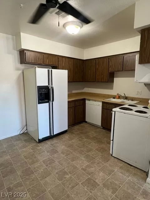 MLS: 2721501 Condo For Sale