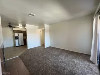Photo #5: 2721501 Listing 