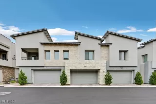 Photo #2: 2721502 Listing 