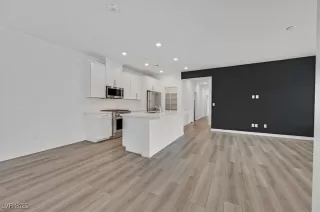 Photo #5: 2721502 Listing 