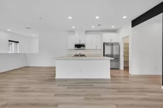 Photo #6: 2721502 Listing 