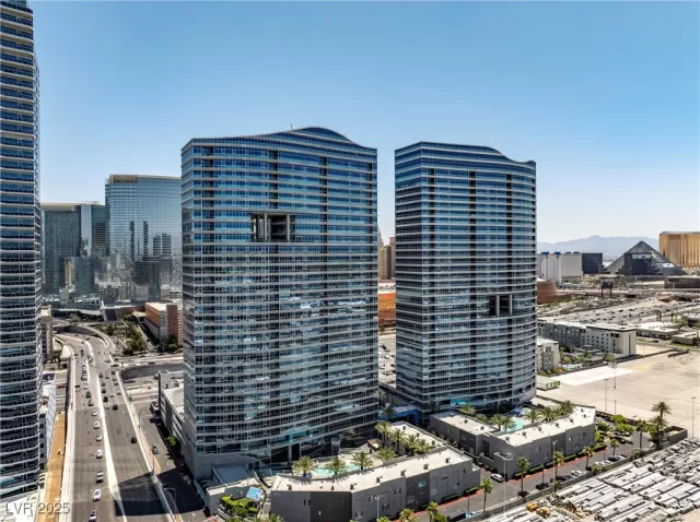 MLS: 2721511 Condo For Sale