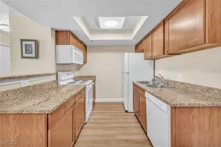 Photo #6: 2721515 Listing 