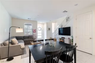 Photo #5: 2721523 Listing 