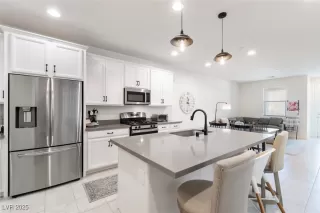 Photo #6: 2721523 Listing 