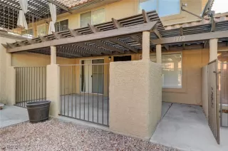 Photo #3: 2721525 Listing 