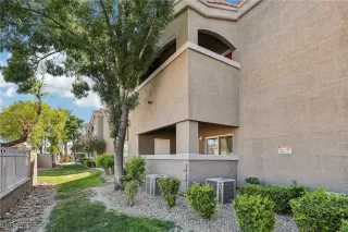 Photo #2: 2721534 Listing