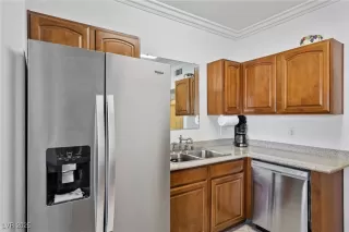 Photo #6: 2721534 Listing