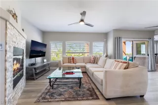 Photo #5: 2721540 Listing 