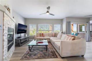 Photo #6: 2721540 Listing 