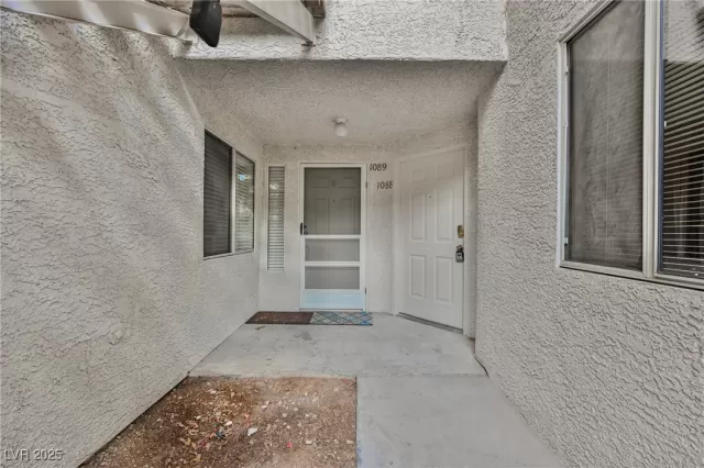 MLS: 2721576 Condo For Sale