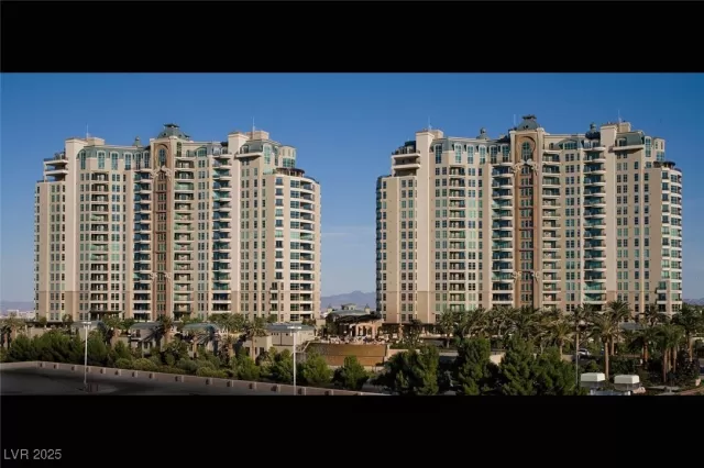 MLS: 2721601 Condo For Sale