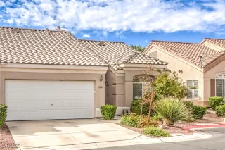 Photo #5: 2721617 Listing