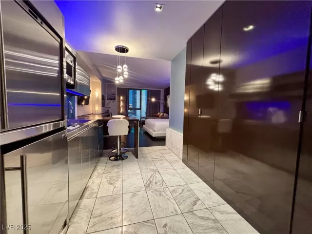 MLS: 2721620 Condo For Sale