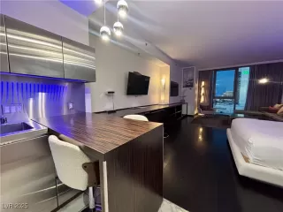 Photo #2: 2721620 Listing 