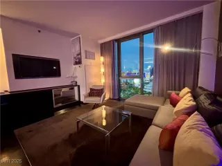 Photo #5: 2721620 Listing 