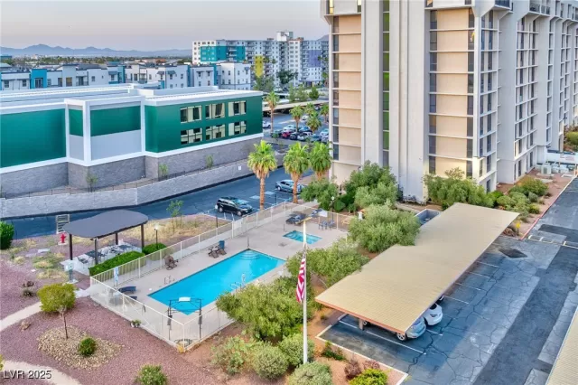 MLS: 2721626 Condo For Sale