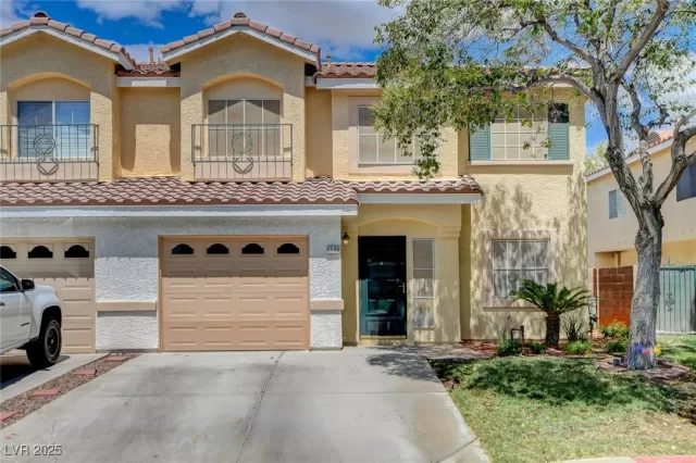 MLS: 2721645 Condo For Sale