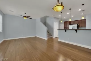 Photo #4: 2721651 Listing 