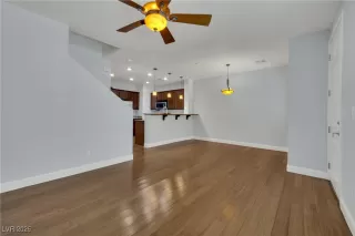 Photo #5: 2721651 Listing 