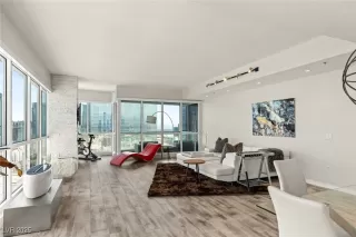 Photo #2: 2721657 Listing 