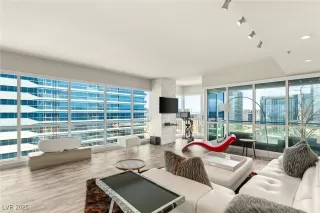 Photo #4: 2721657 Listing 