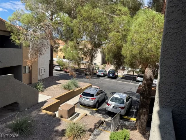 MLS: 2721694 Condo For Sale