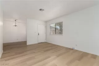 Photo #4: 2721702 Listing 