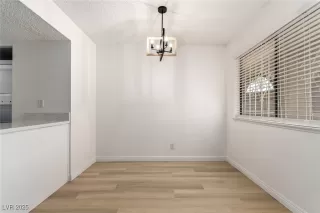 Photo #5: 2721702 Listing 