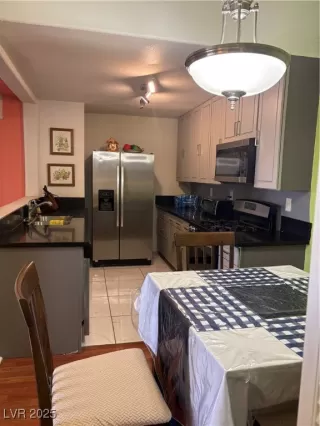 Photo #4: 2721711 Listing 