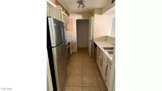 Photo #4: 2721716 Listing 