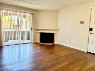 Photo #2: 2721747 Listing 