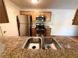 Photo #5: 2721747 Listing 