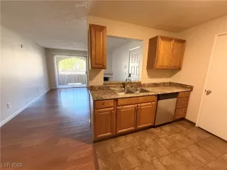 Photo #6: 2721747 Listing 