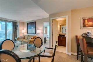 Photo #5: 2721748 Listing 