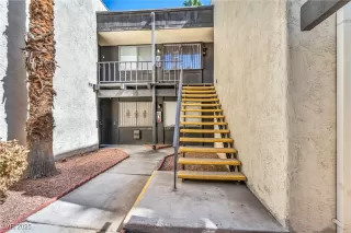 Photo #3: 2721760 Listing 