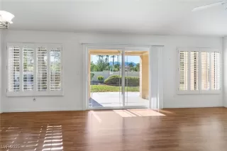 Photo #3: 2721762 Listing