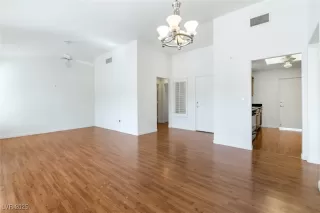 Photo #5: 2721762 Listing